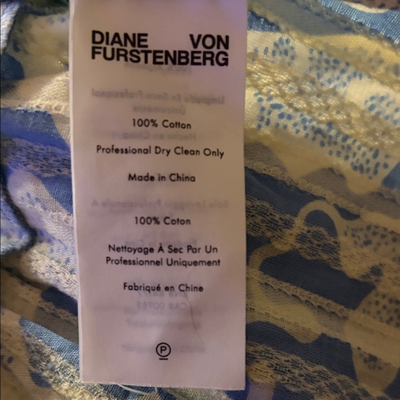 Diane Von Furstenberg Women's Wrap Top. - Picture 3 of 3